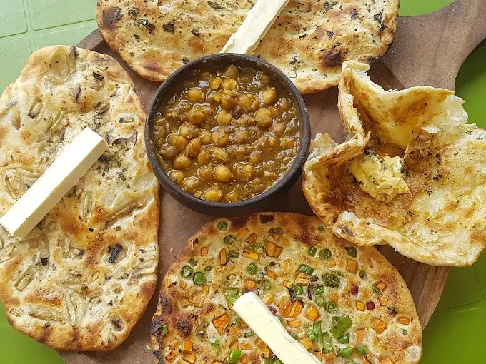 Amritsari Kulcha Hub - The Ultimate Destination for Stuffed Breads