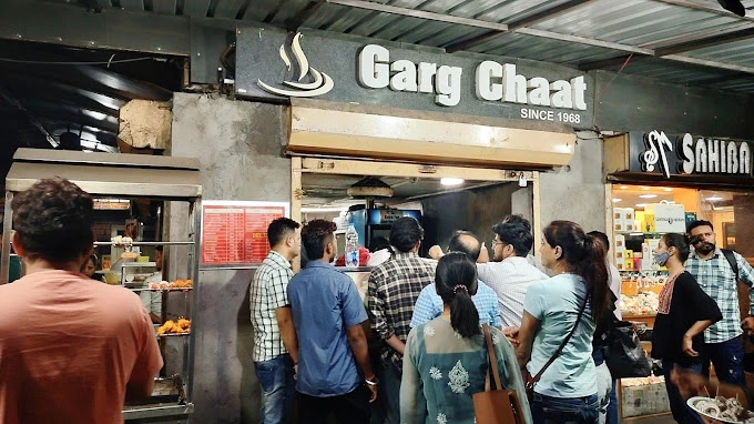 Garg Chaat - A Legendary Spot for Samosa Lovers
